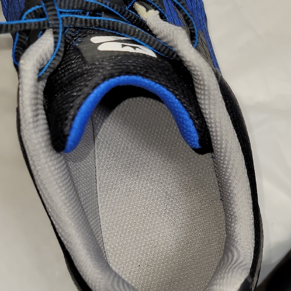 Brunswick after Bowling Shoes. Blue and Black with Mesh Design - Picture 4 of 11